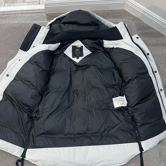 Canada Goose size Large Maitland Black Label Parka, TEI 3